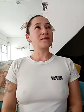 emilypoppy3 online show from November 27, 8:01 pm