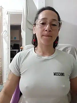 emilypoppy3 online show from July 25, 7:21 pm