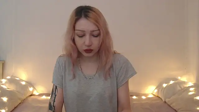 Emily hardcore online show from June 18, 9:30 pm