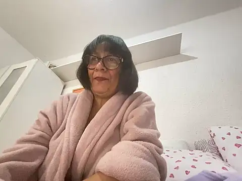 sweeviolet online show from May 1, 3:26 pm
