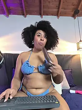 EmmilyBrant online show from July 12, 2:01 am
