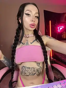 Molly  Moon online show from August 7, 2:18 am