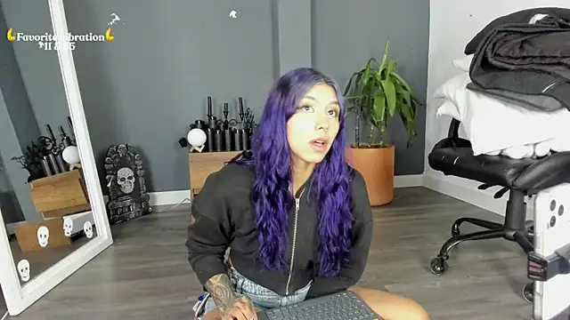 Raven Witch  online show from June 19, 5:49 pm