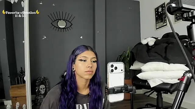 Raven Witch  online show from June 25, 5:36 pm