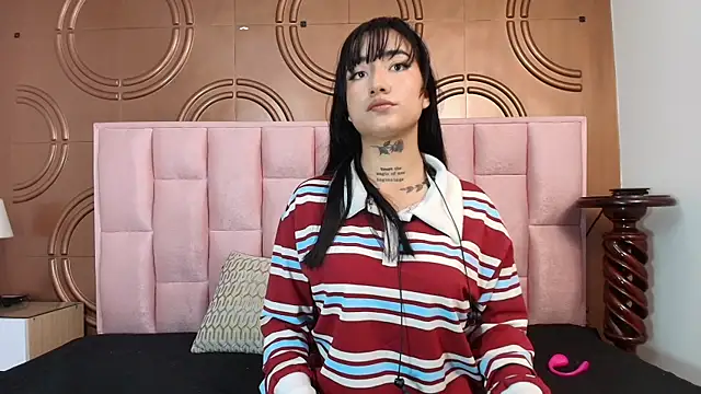 emmily keller19 online show from August 5, 1:17 pm