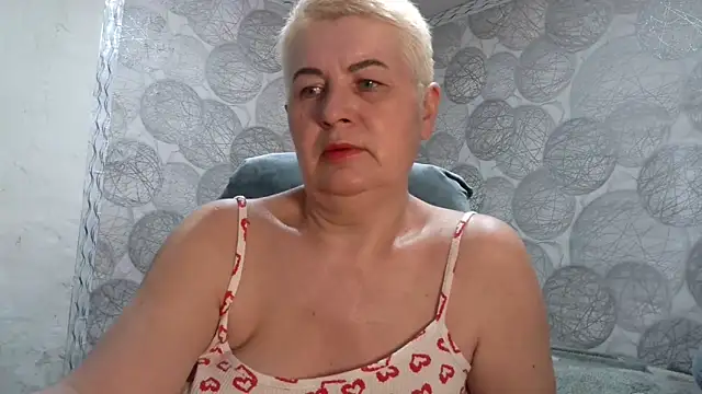 NicoleOlla online show from February 3, 11:15 am