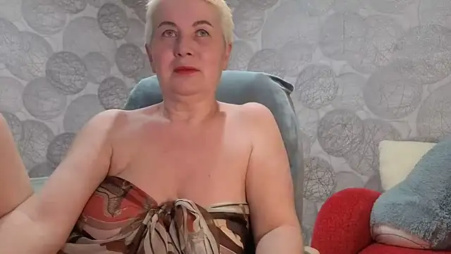 NicoleOlla online show from February 24, 12:59 pm