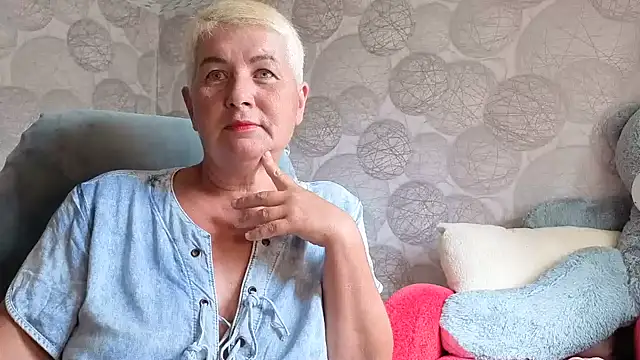 NicoleOlla online show from July 5, 4:40 am