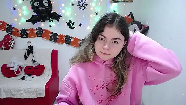 TinaRedly online show from October 27, 6:13 pm