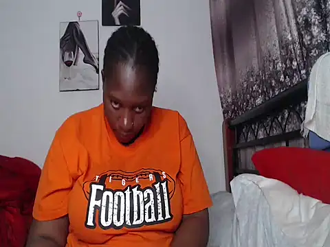 Whimsicalwillow online show from October 29, 9:39 pm