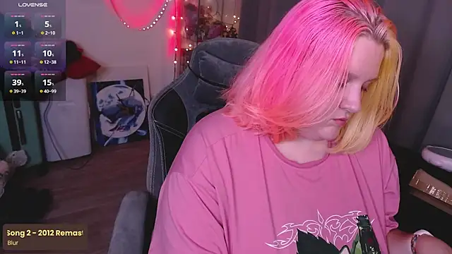 lissamuff online show from October 8, 5:06 pm