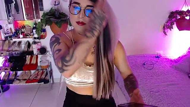 Laveneno ortiz07 online show from March 10, 11:53 pm