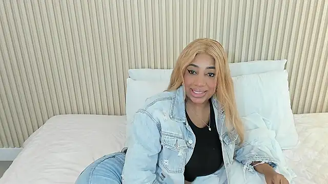 charlottebrowns  online show from June 13, 12:46 pm