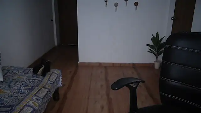 Suzie darling online show from July 9, 1:41 am