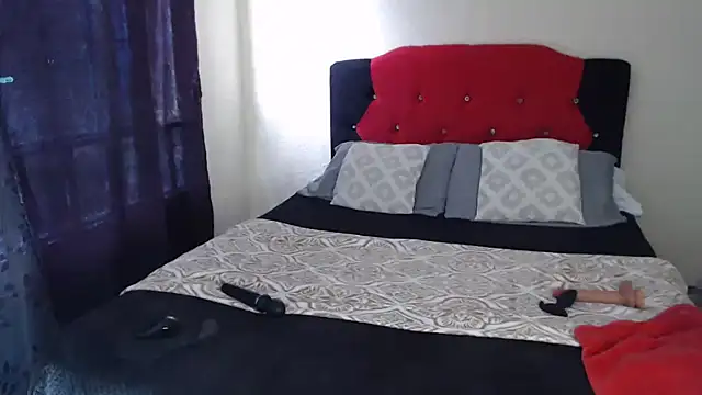 Crystal milkmature online show from November 27, 7:06 pm