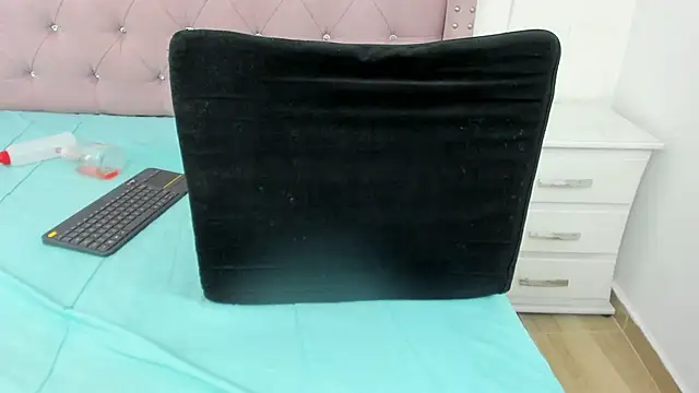 MonicaSchwartz online show from February 24, 9:13 pm