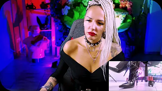 Snapshot of MonicaMaxwel chatting on September 26, 11:52 am MonicaMaxwel online show from September 26, 11:52 am