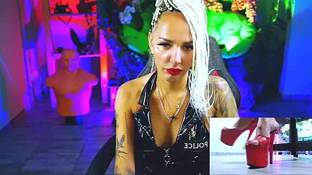 Snapshot of MonicaMaxwel chatting on September 10, 1:44 pm MonicaMaxwel online show from September 10, 1:44 pm