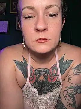 quinnmariexo online show from July 28, 8:23 pm