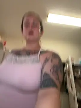 quinnmariexo online show from July 28, 9:58 pm