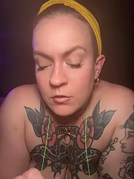 quinnmariexo online show from May 26, 10:42 pm