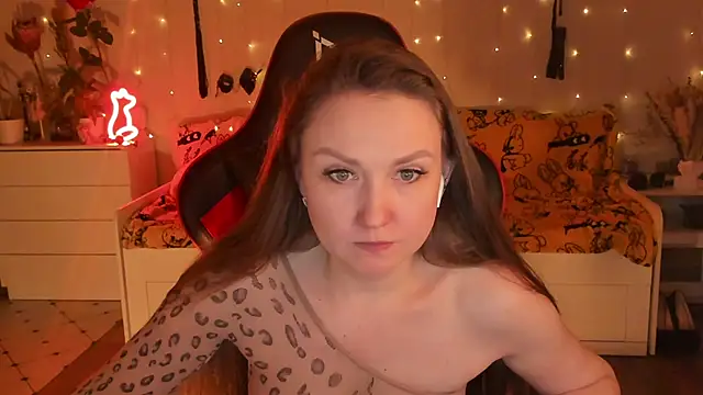 desperatehousewife   online show from November 2, 6:11 pm