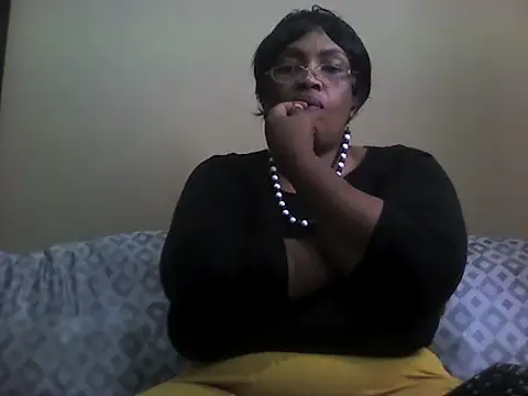 Snapshot of SexxyBoob chatting on September 26, 10:35 am SexxyBoob online show from September 26, 10:35 am