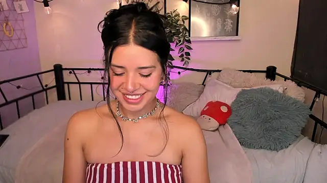 MiaaRose online show from May 5, 4:04 am