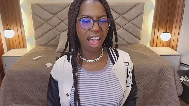 Raquel jones online show from August 2, 12:19 pm