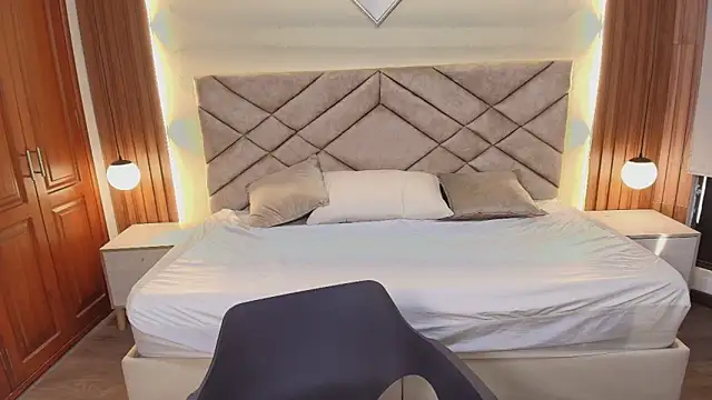 Raquel jones online show from March 7, 7:21 pm