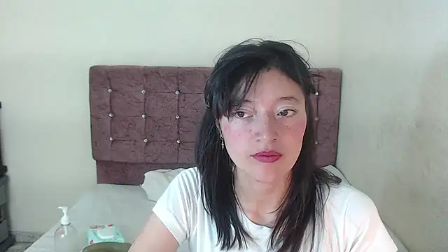 lunazulsj online show from April 30, 1:49 pm