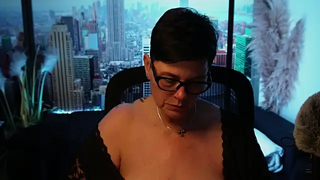 ninarandmann online show from November 15, 5:25 pm