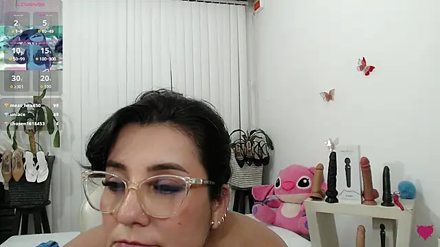 mom hot   online show from July 19, 11:18 pm