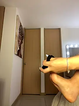  laura 02 online show from November 24, 10:45 pm