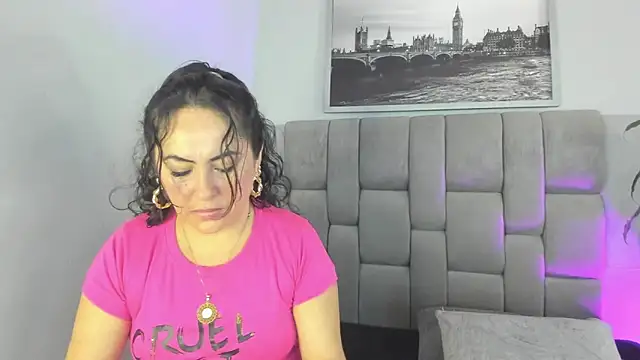 Snapshot of hanny_milf chatting on September 19, 12:15 pm hanny milf online show from September 19, 12:15 pm