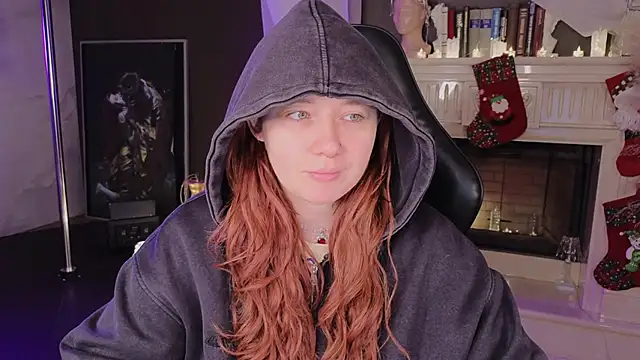 carolina elf online show from December 4, 12:40 pm