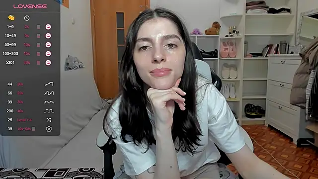 broosnica1 online show from April 25, 1:52 pm