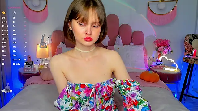 MaryLew online show from October 31, 7:23 am