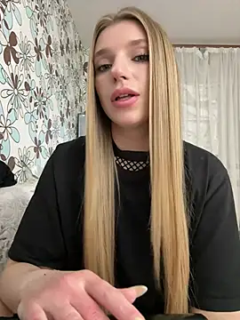 adel secret online show from April 30, 8:03 pm