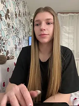 adel secret online show from March 11, 9:17 pm