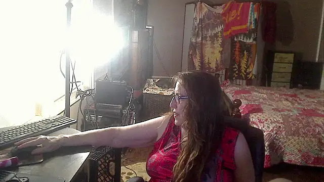 Snapshot of Ireallysquirt chatting on September 20, 3:27 am Ireallysquirt online show from September 20, 3:27 am