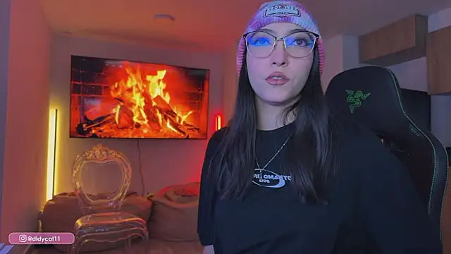 MarianaBranzz online show from March 18, 7:19 pm