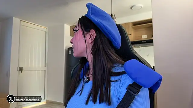 MarianaBranzz online show from March 9, 2:20 pm