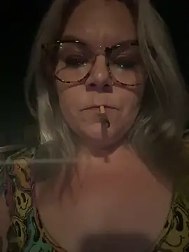CherryBombBomb online show from May 7, 5:01 am