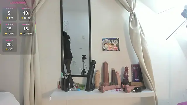 Alessiiaa  online show from January 13, 8:57 pm