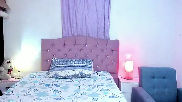 Latinabombsheell online show from June 21, 4:38 am