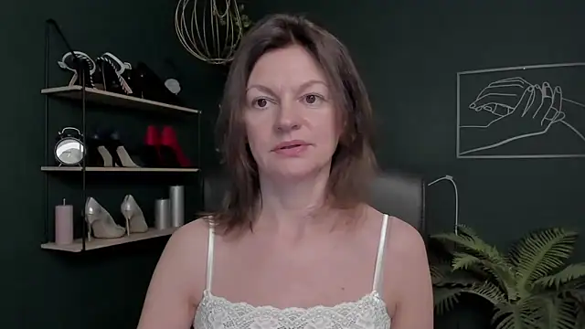 VivianWILD online show from November 6, 8:09 am