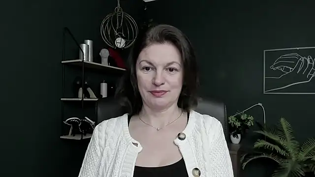 VivianWILD online show from April 30, 6:40 am