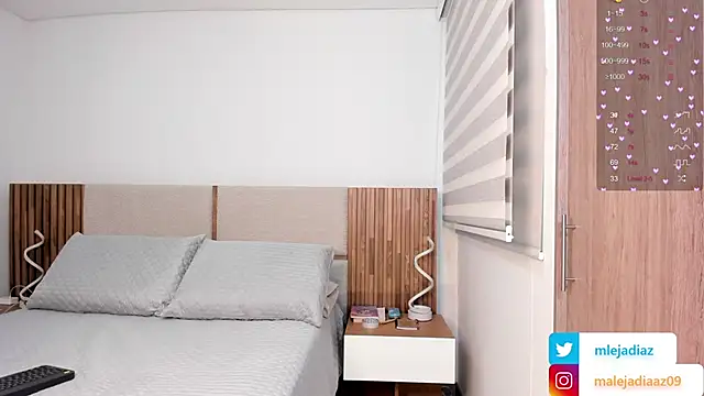 MalejaDiaz  online show from October 4, 4:00 pm