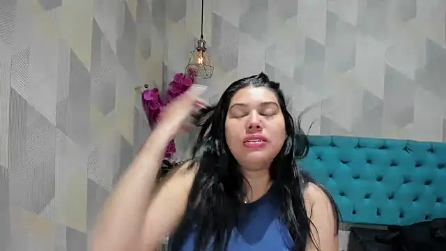 LindaBreeS online show from October 3, 3:50 pm